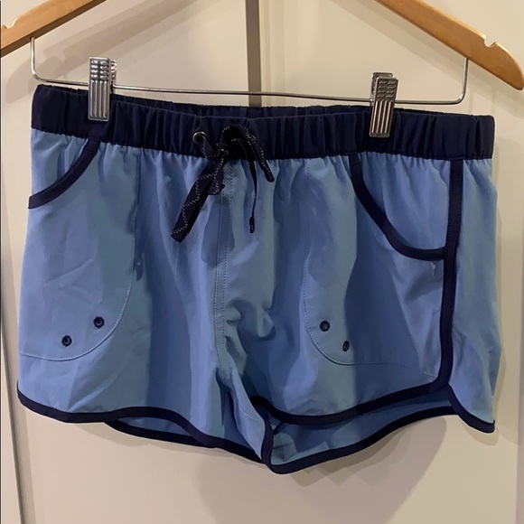 Patagonia Pants - Patagonia workout shorts with drawstrings waist